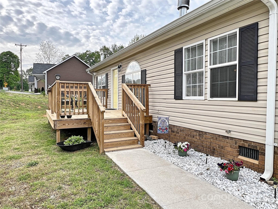 2170 Watson Rd Lenoir, NC 28645