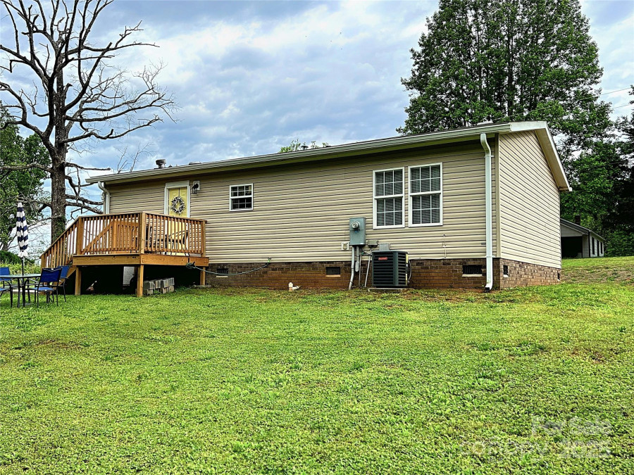 2170 Watson Rd Lenoir, NC 28645