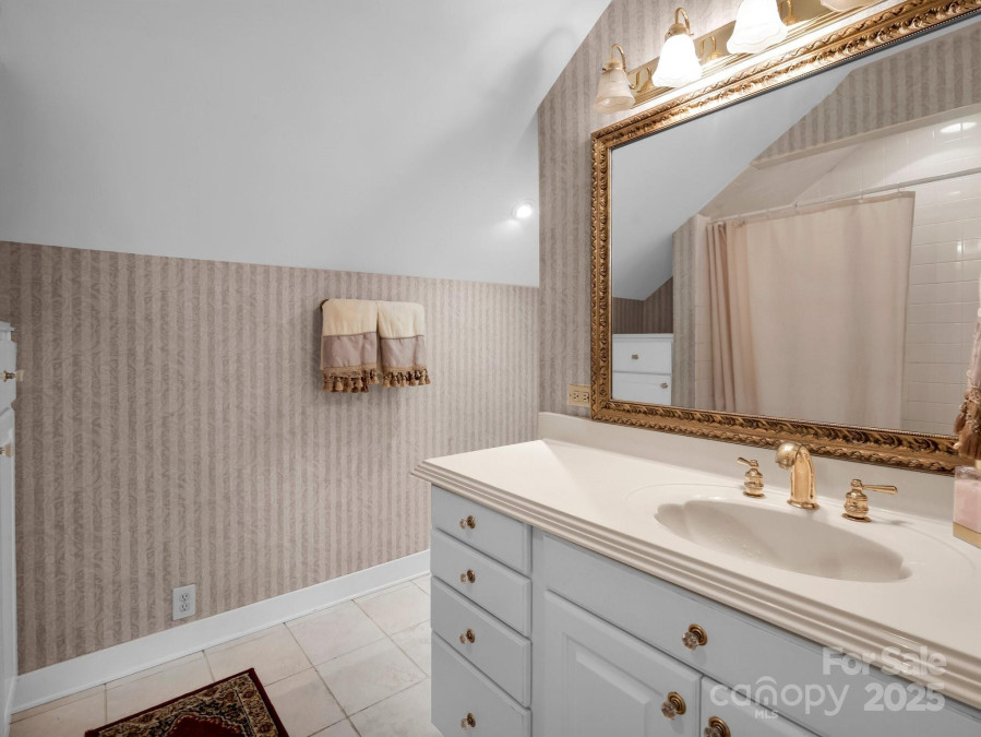 238 Mountain St Rutherfordton, NC 28139
