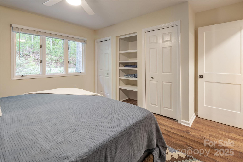 21A Cedarwood Ter Asheville, NC 28803