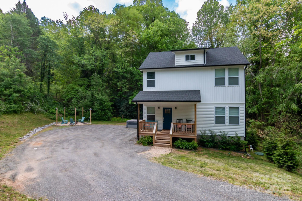 106 Dalton St Black Mountain, NC 28711