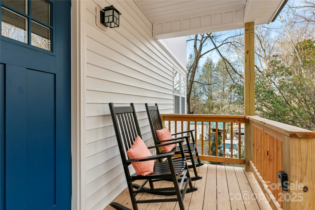 106 Dalton St Black Mountain, NC 28711