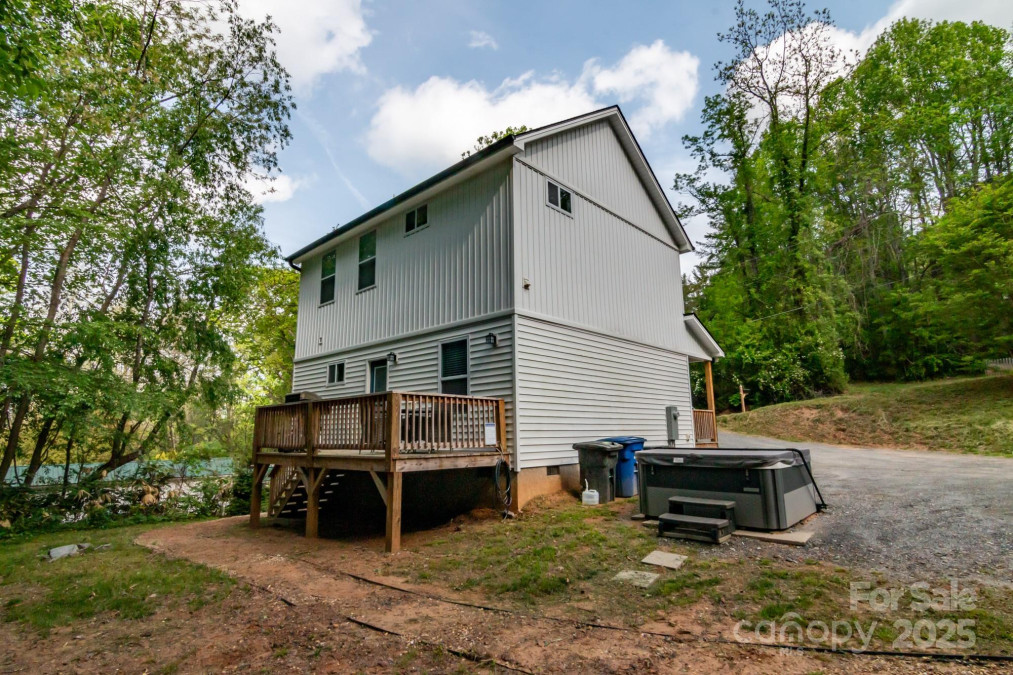106 Dalton St Black Mountain, NC 28711