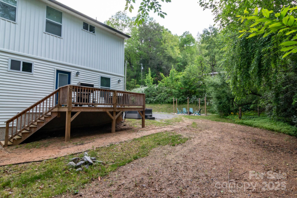106 Dalton St Black Mountain, NC 28711