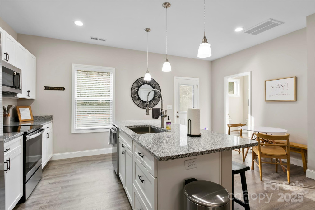 106 Dalton St Black Mountain, NC 28711