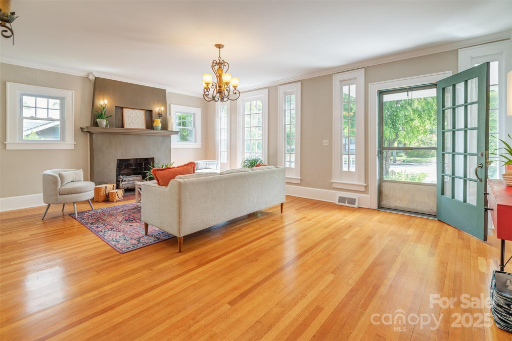 84 Louisiana Ave Asheville, NC 28806