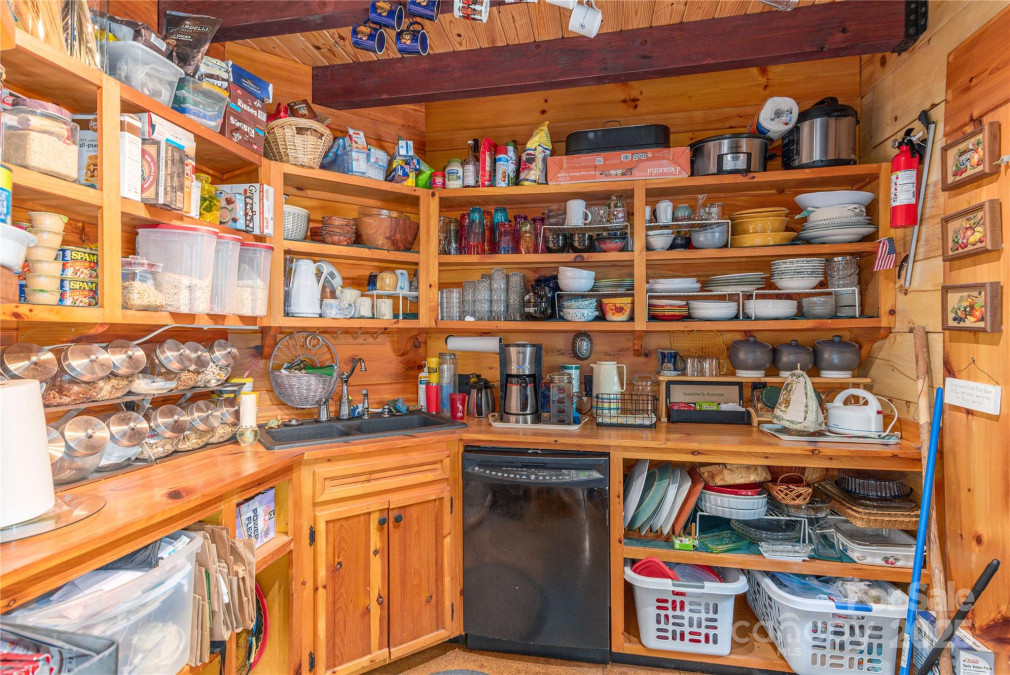 806 Twin Brook Dr Waynesville, NC 28785