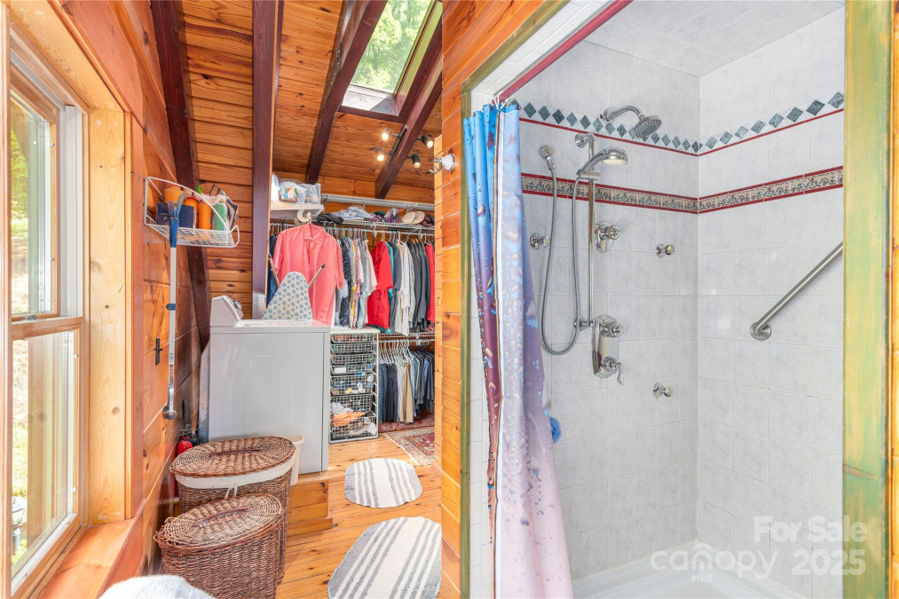 806 Twin Brook Dr Waynesville, NC 28785
