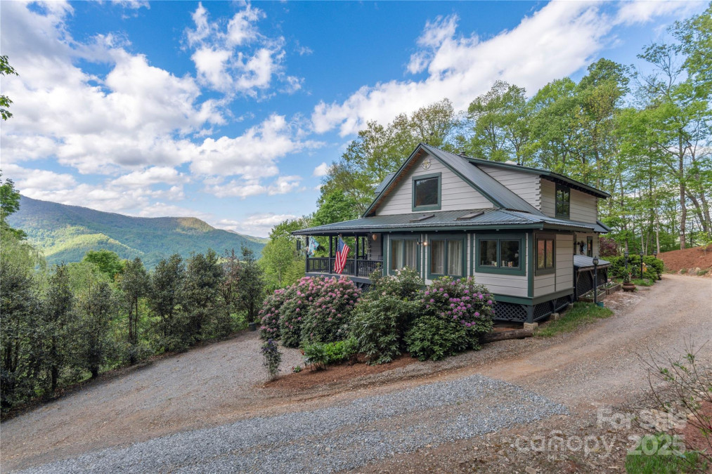 806 Twin Brook Dr Waynesville, NC 28785