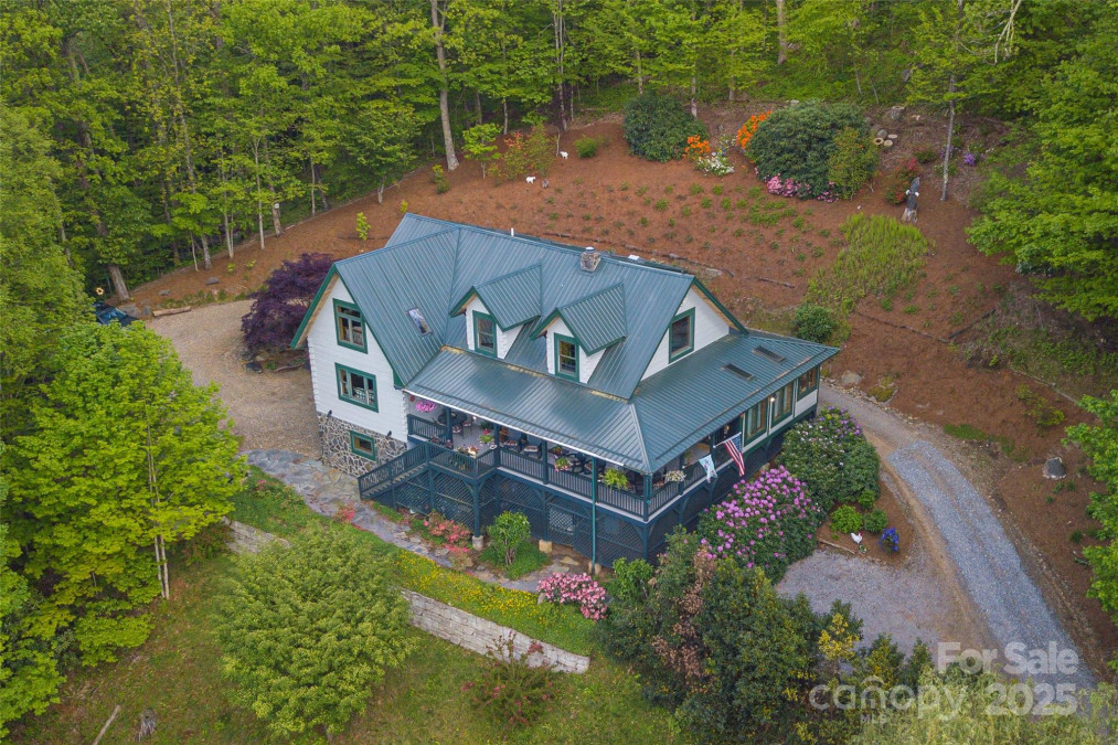 806 Twin Brook Dr Waynesville, NC 28785