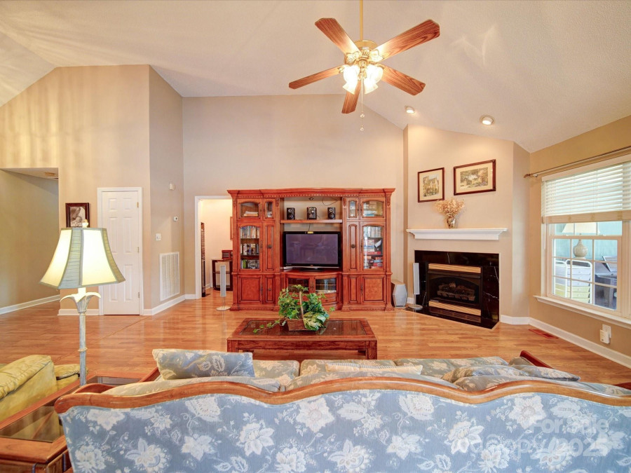 2547 Bill Thompson Rd Lancaster, SC 29720