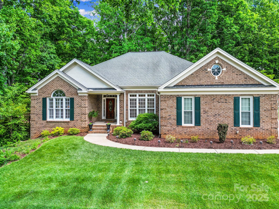 160 Fernbrook Dr Mooresville, NC 28117