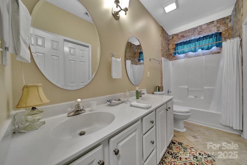 160 Fernbrook Dr Mooresville, NC 28117
