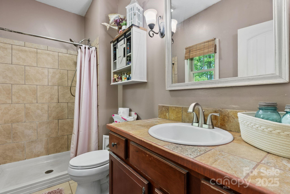 34 Grandview Ct Asheville, NC 28806