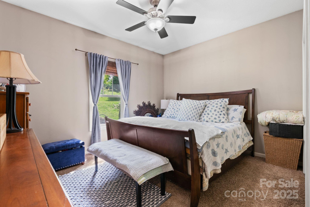 34 Grandview Ct Asheville, NC 28806