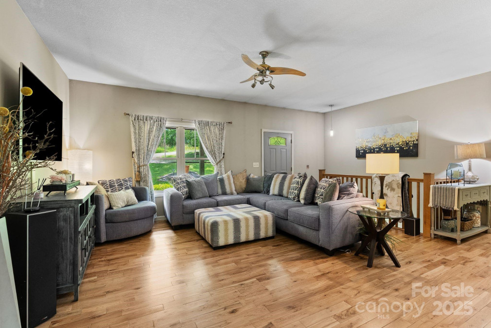 34 Grandview Ct Asheville, NC 28806