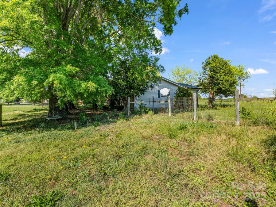 1314 Ellenboro Henrietta Rd Ellenboro, NC 28040