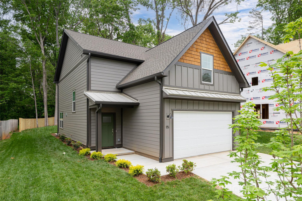 15 Myrtle Lee Cv Arden, NC 28704