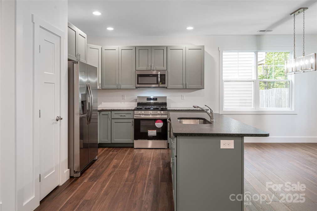 15 Myrtle Lee Cv Arden, NC 28704