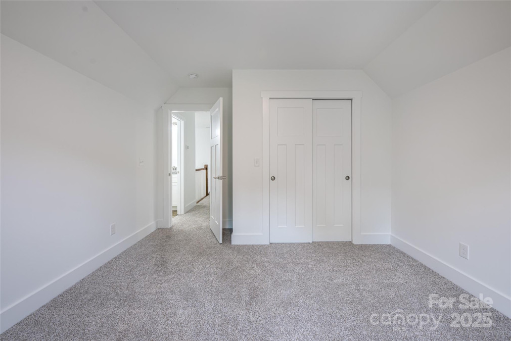 15 Myrtle Lee Cv Arden, NC 28704