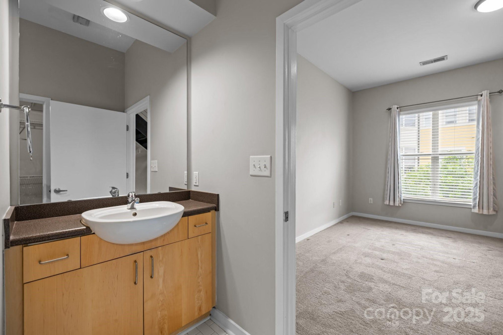 2125 Southend Dr Charlotte, NC 28203