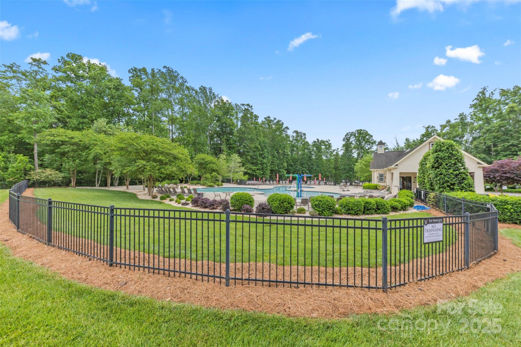 8505 Loxton Cir Charlotte, NC 28214