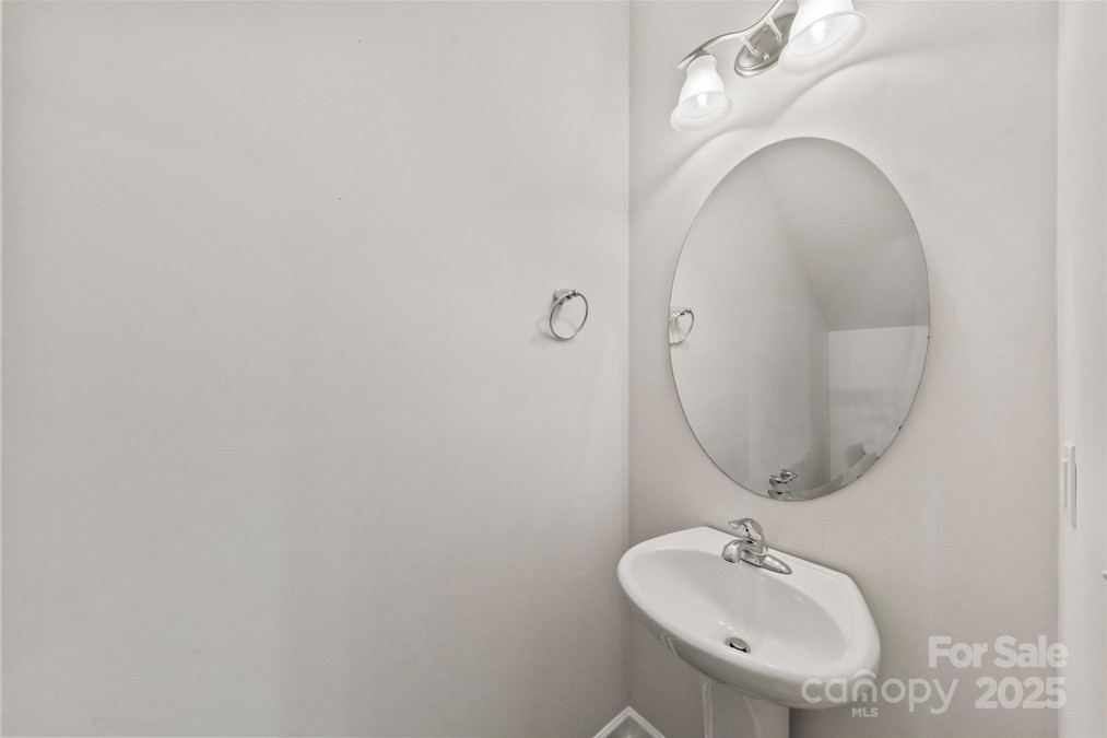 8505 Loxton Cir Charlotte, NC 28214