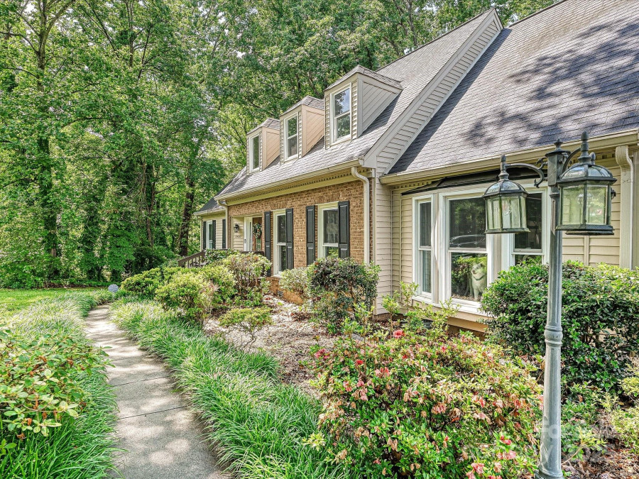 2437 Woodleigh Dr Gastonia, NC 28056