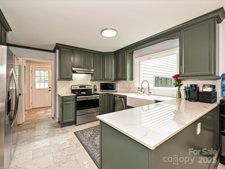 2437 Woodleigh Dr Gastonia, NC 28056