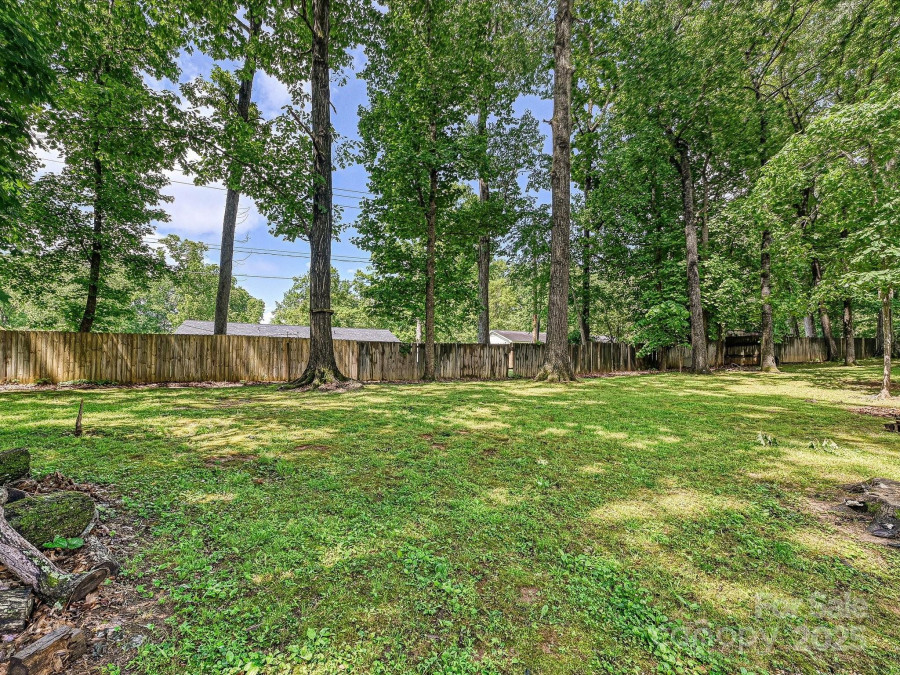 2437 Woodleigh Dr Gastonia, NC 28056