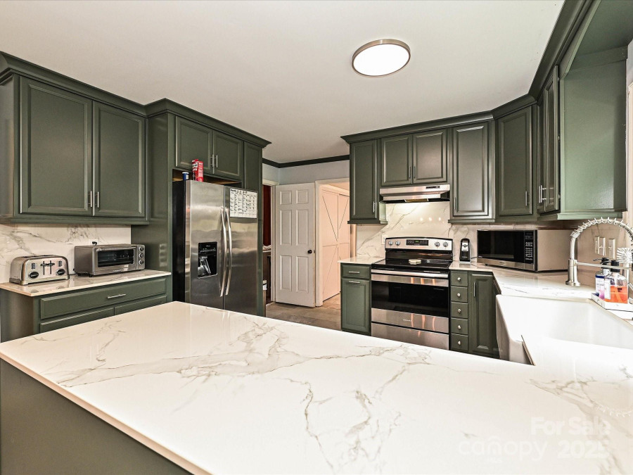 2437 Woodleigh Dr Gastonia, NC 28056