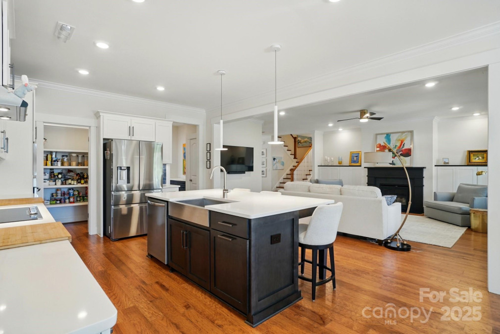 6136 Sandy Point Ln Belmont, NC 28012