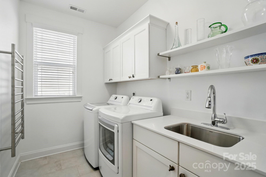 6136 Sandy Point Ln Belmont, NC 28012