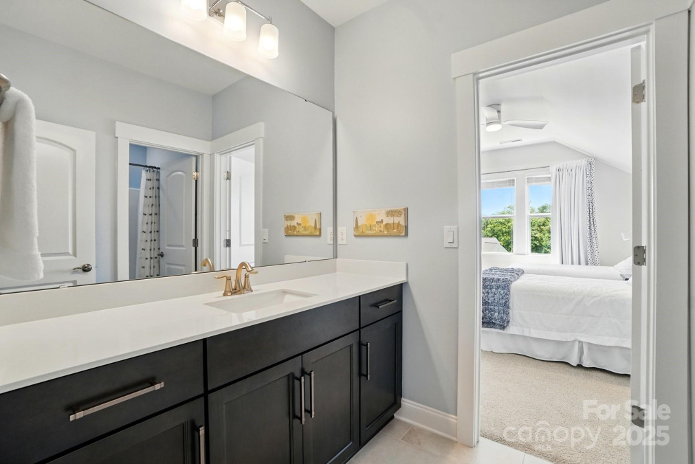 6136 Sandy Point Ln Belmont, NC 28012