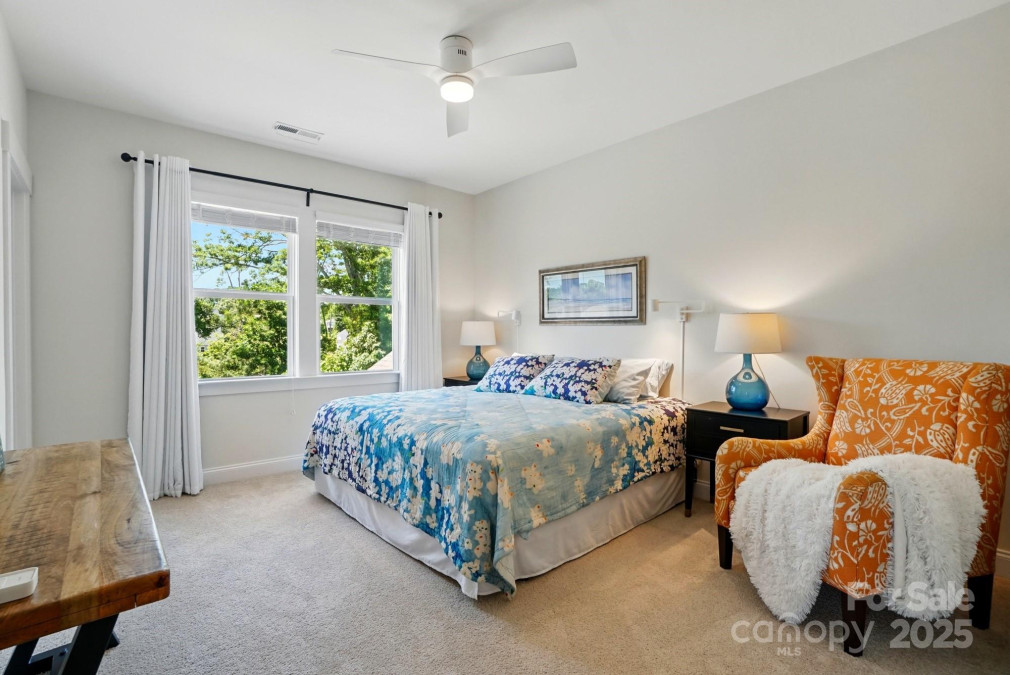 6136 Sandy Point Ln Belmont, NC 28012