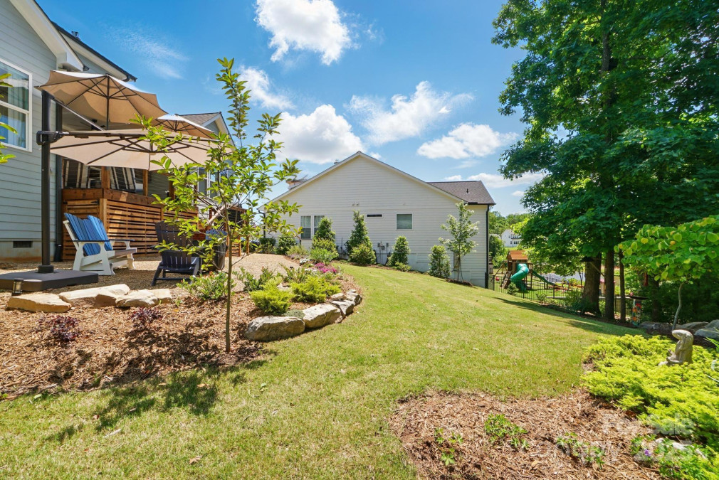 6136 Sandy Point Ln Belmont, NC 28012