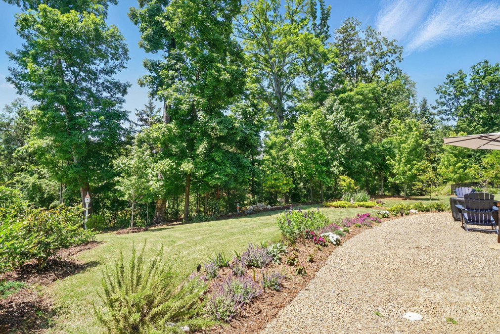 6136 Sandy Point Ln Belmont, NC 28012