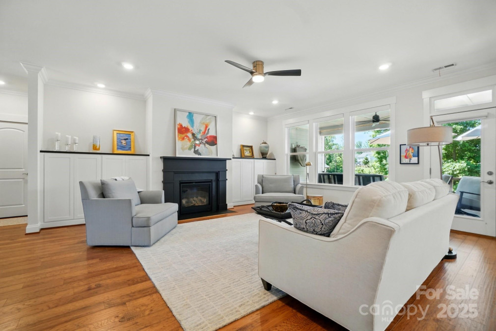 6136 Sandy Point Ln Belmont, NC 28012