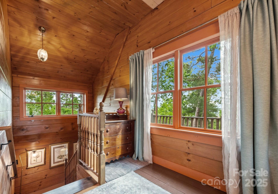 106 Mccauley Dr Asheville, NC 28803