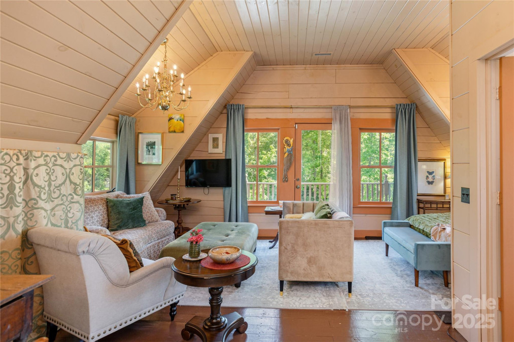 106 Mccauley Dr Asheville, NC 28803