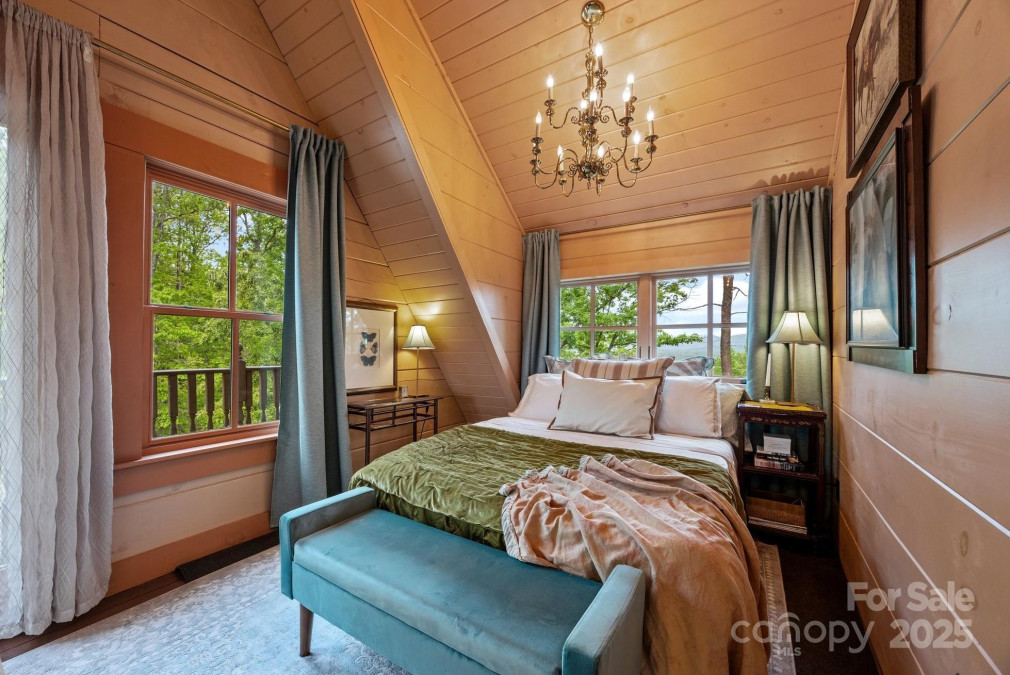 106 Mccauley Dr Asheville, NC 28803
