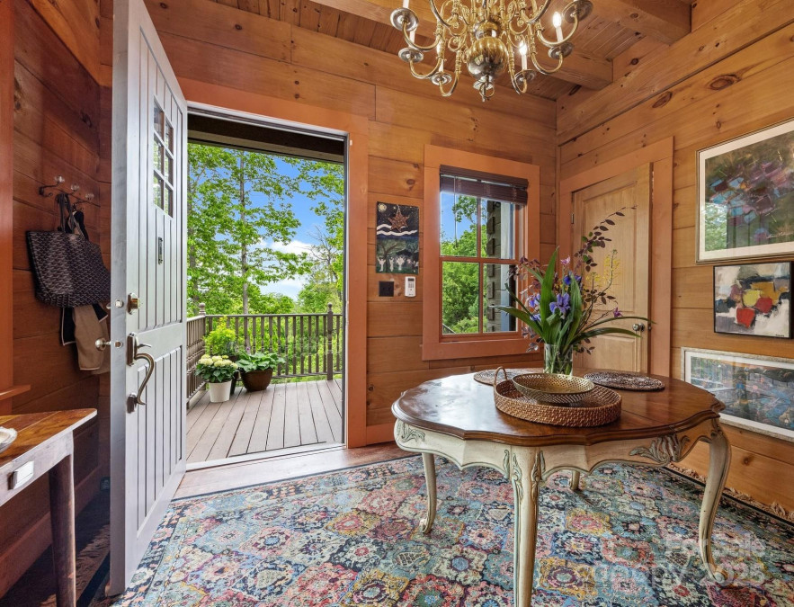 106 Mccauley Dr Asheville, NC 28803