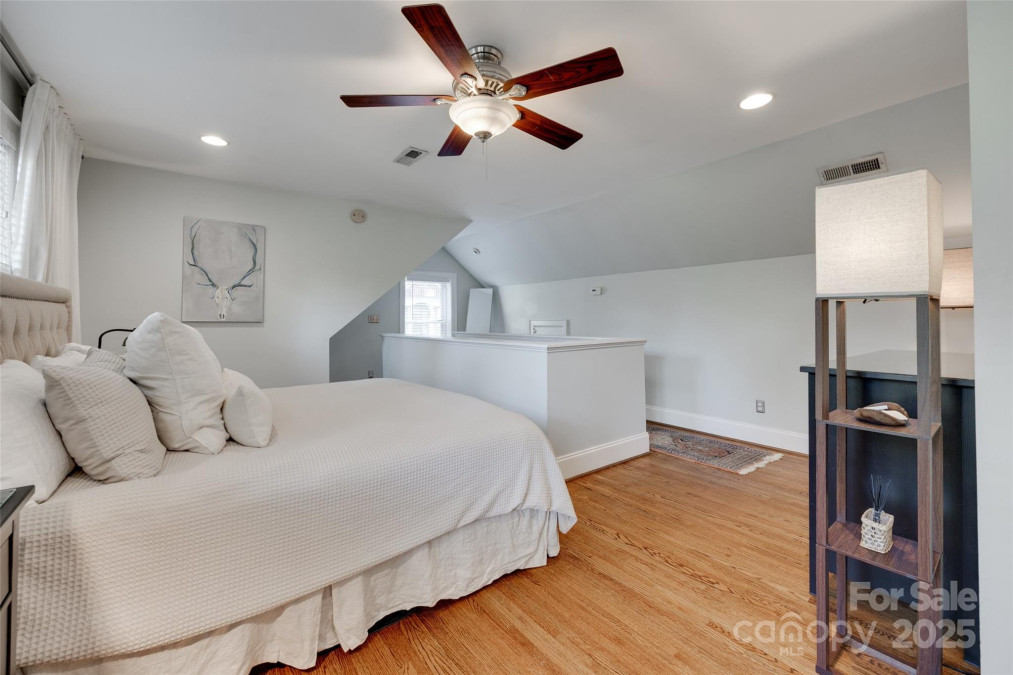 2124 Chambwood Dr Charlotte, NC 28205
