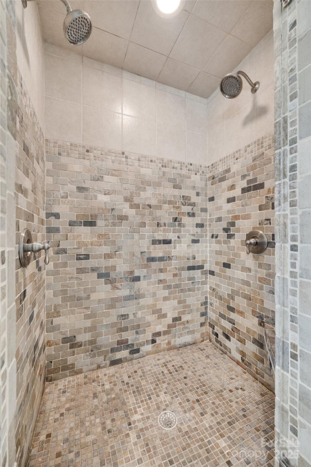 2124 Chambwood Dr Charlotte, NC 28205