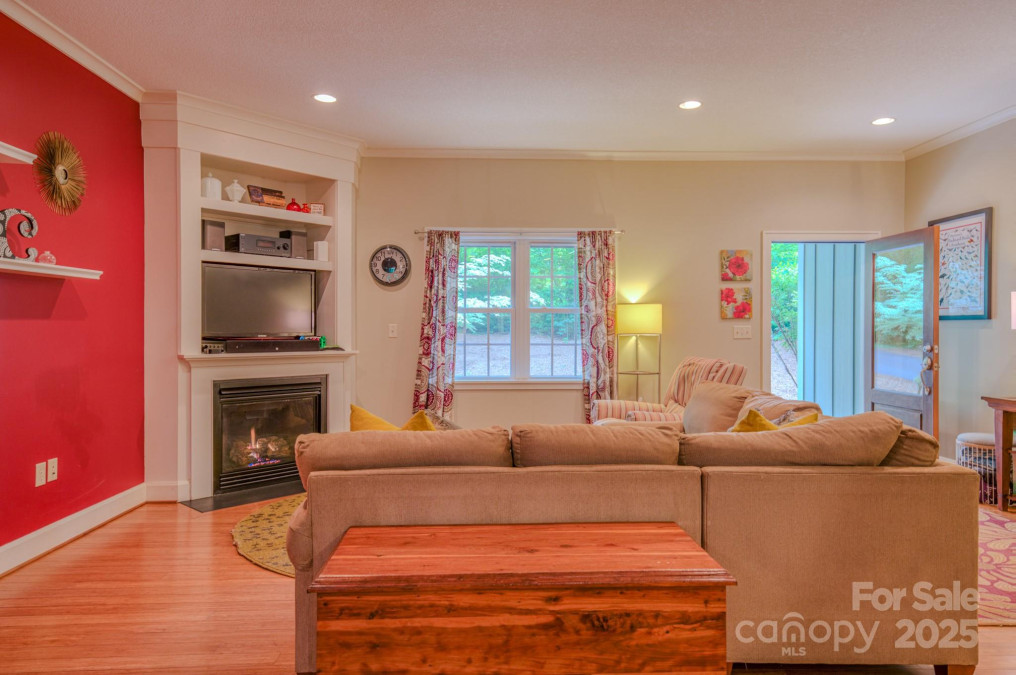 262 Erwin Hills Rd Asheville, NC 28806