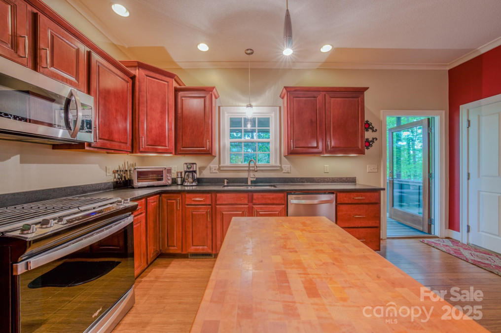 262 Erwin Hills Rd Asheville, NC 28806