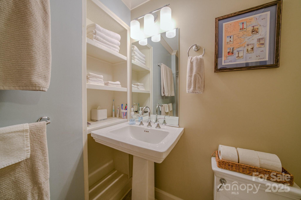 262 Erwin Hills Rd Asheville, NC 28806