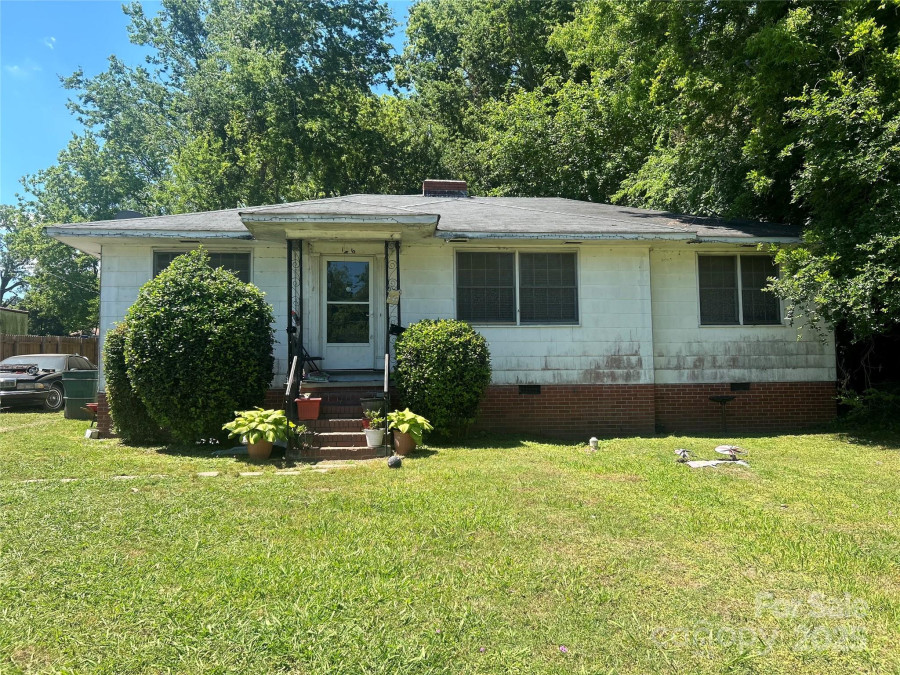 146 Center St Chester, SC 29706