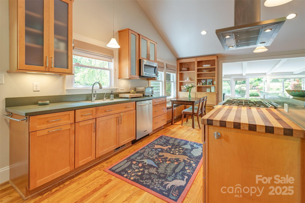 47 Lakeview Rd Asheville, NC 28804