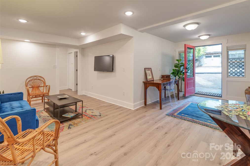 47 Lakeview Rd Asheville, NC 28804